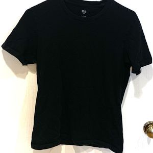Uniqlo Black T-shirt
